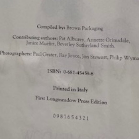 CHRISTMAS COOKBOOK-Over 150 Recipes -Christmas Eve Mull -Appetizers to Desserts - Picture 8 of 14